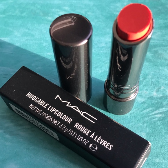 π3/$25π MAC Huggable Lipcolour Fashion Force - Picture 2 of 6